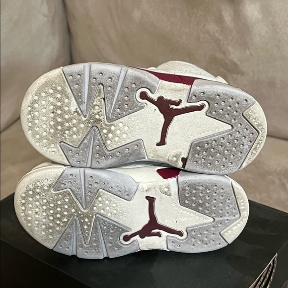 Jordan 6s - Picture 4 of 5